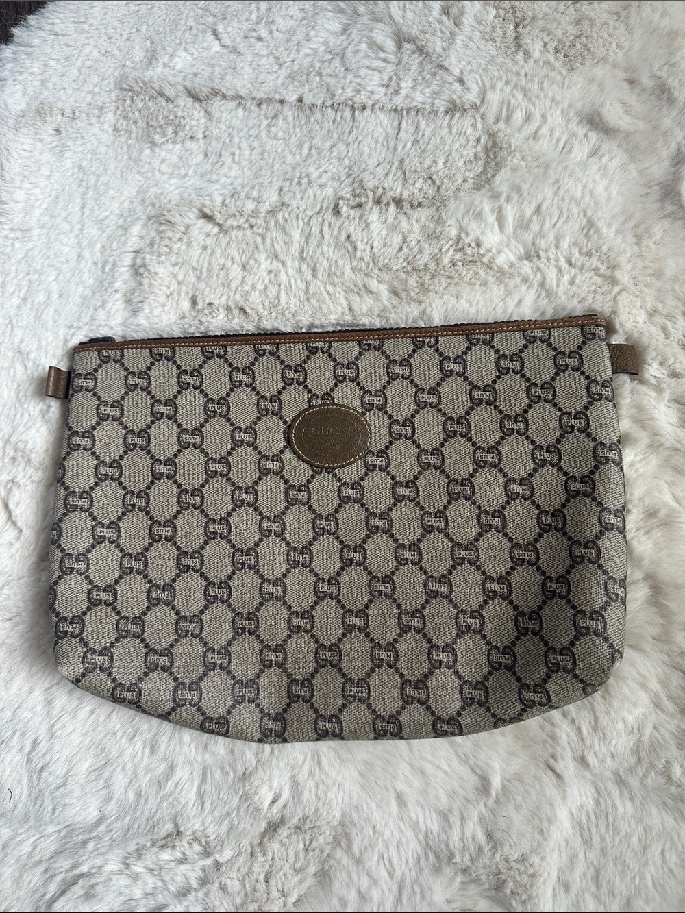 Gucci Plus Beige/Tan GG Supreme Zip Pouch - Picture 8 of 8